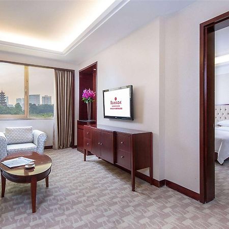 Ramada Shenzhen Baoan Hotel Bagian luar foto
