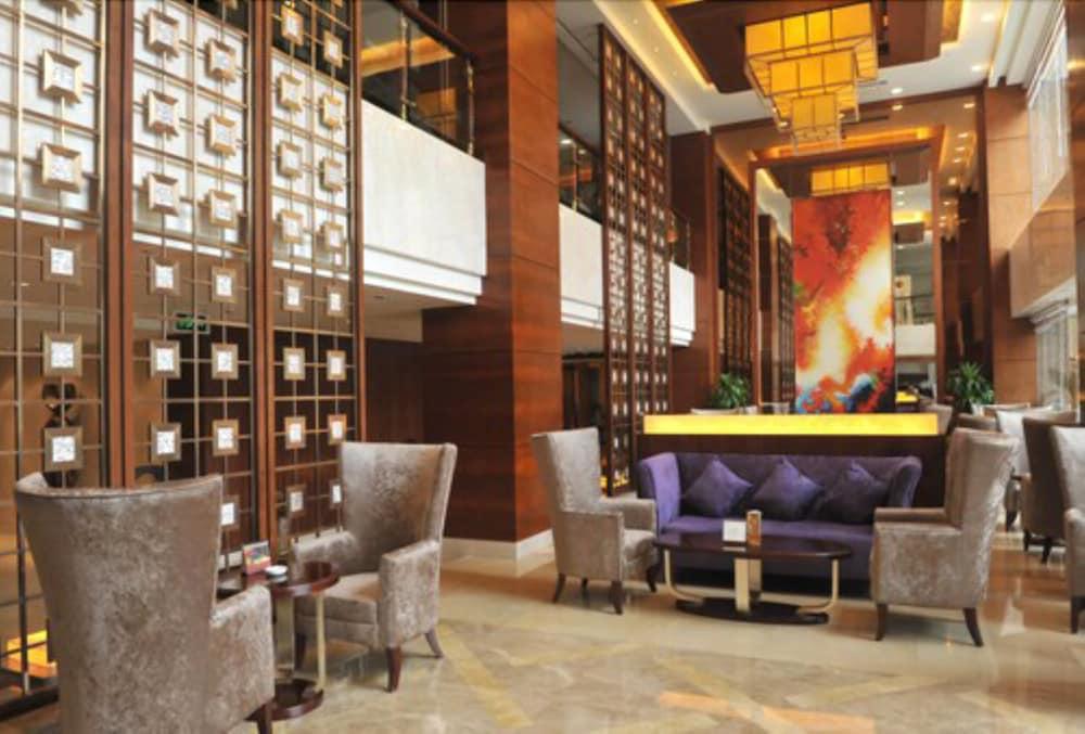 Ramada Shenzhen Baoan Hotel Bagian luar foto