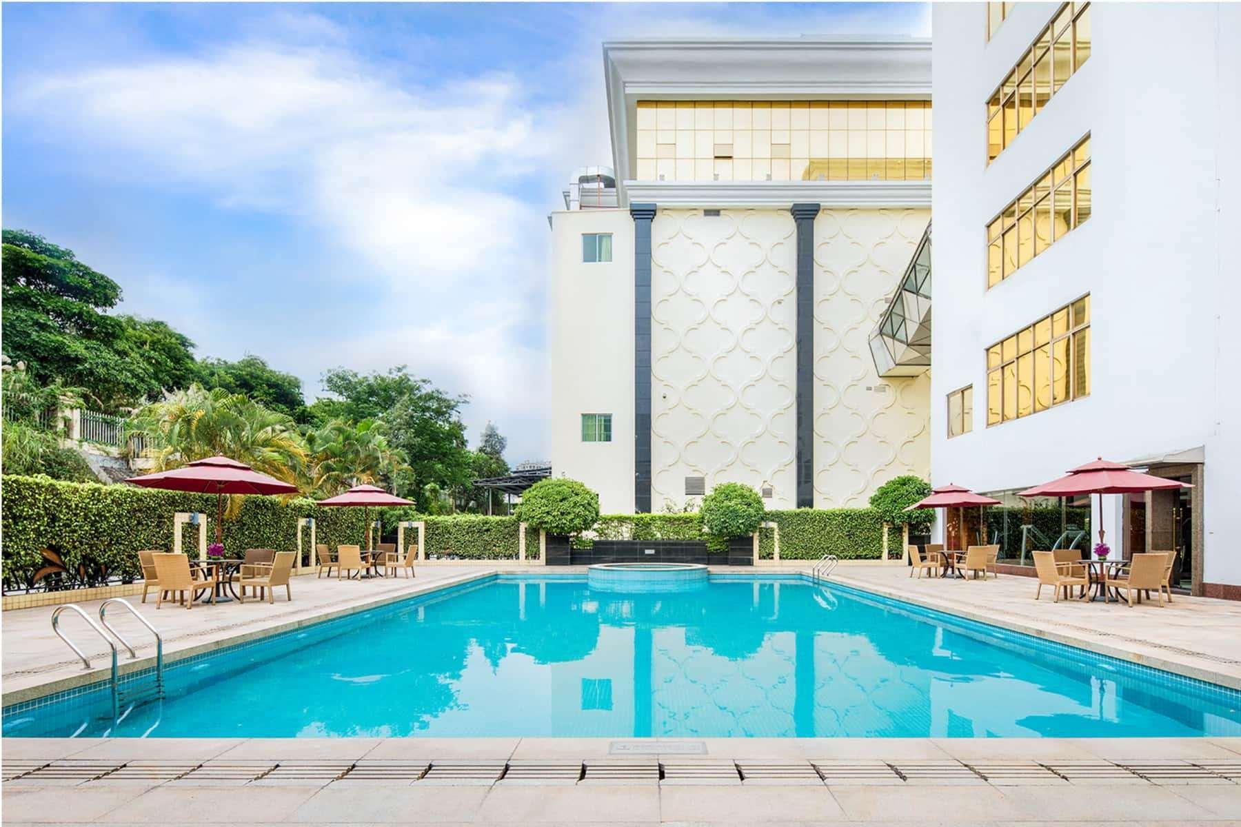 Ramada Shenzhen Baoan Hotel Bagian luar foto