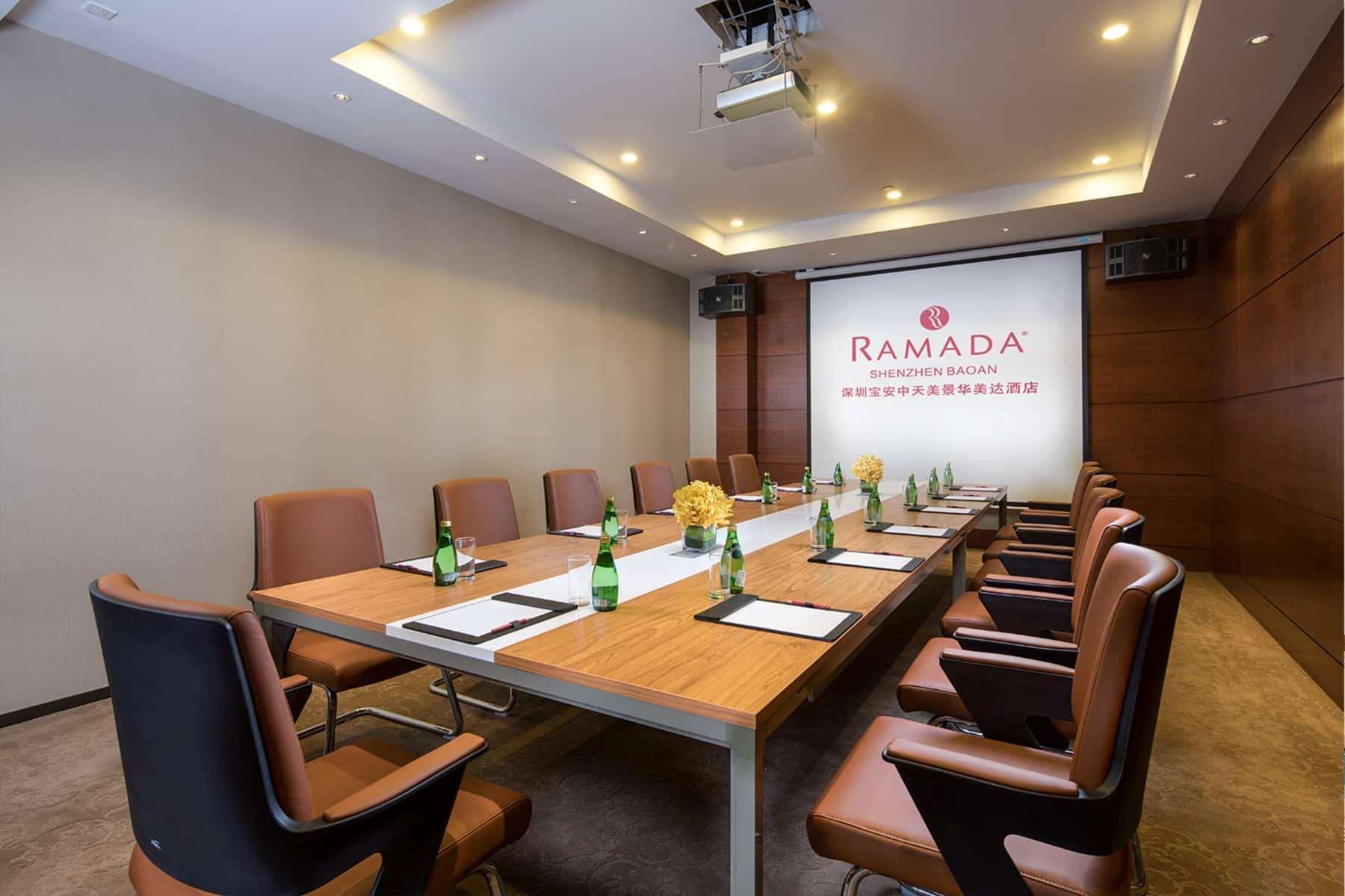Ramada Shenzhen Baoan Hotel Bagian luar foto