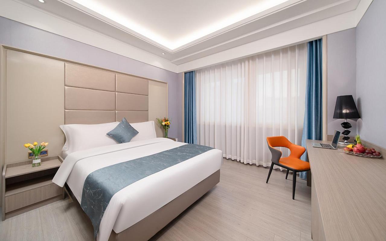 Ramada Shenzhen Baoan Hotel Bagian luar foto