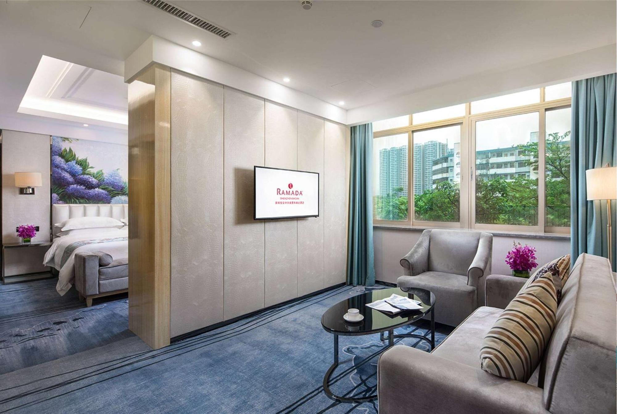 Ramada Shenzhen Baoan Hotel Bagian luar foto