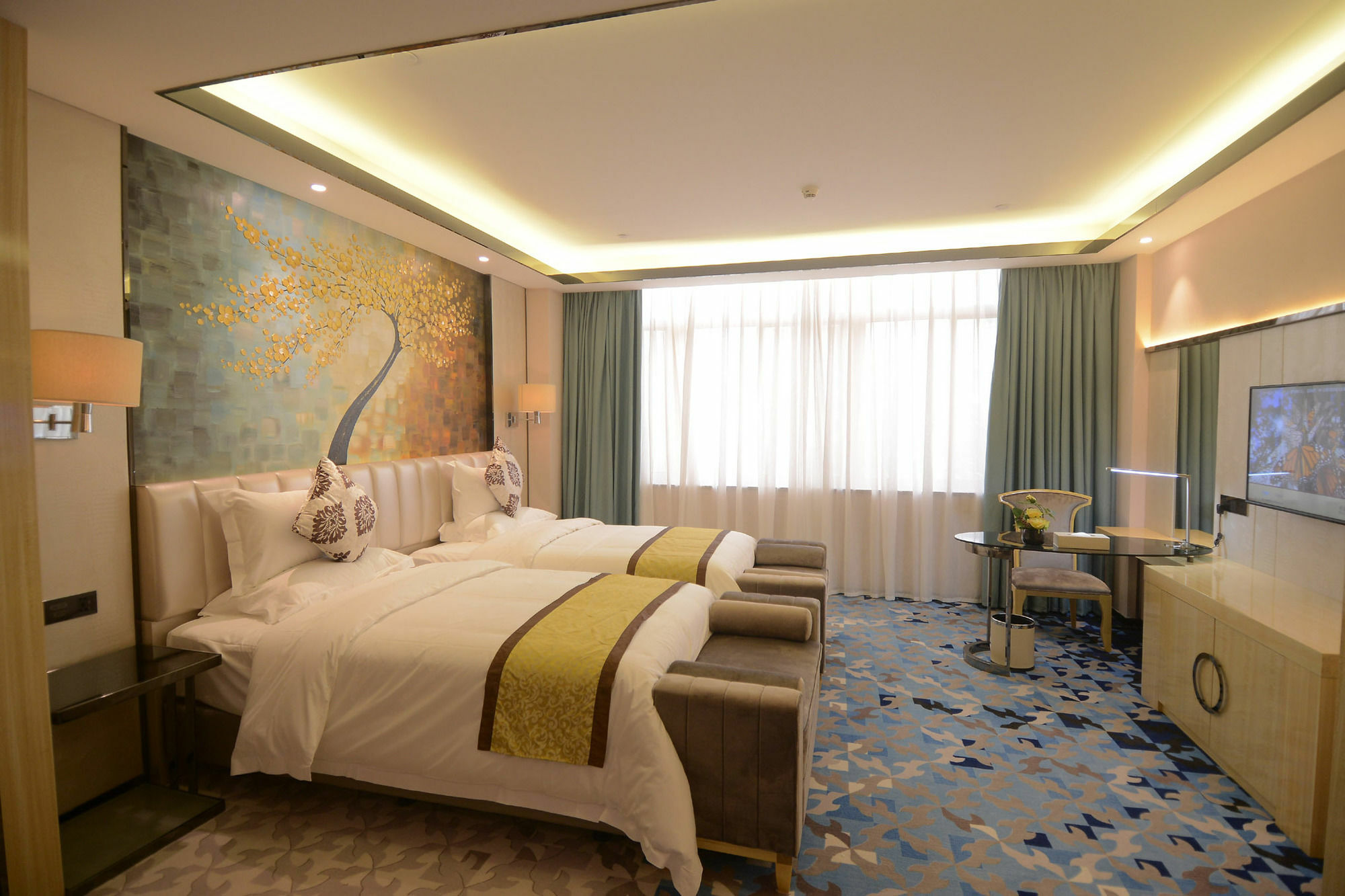 Ramada Shenzhen Baoan Hotel Bagian luar foto