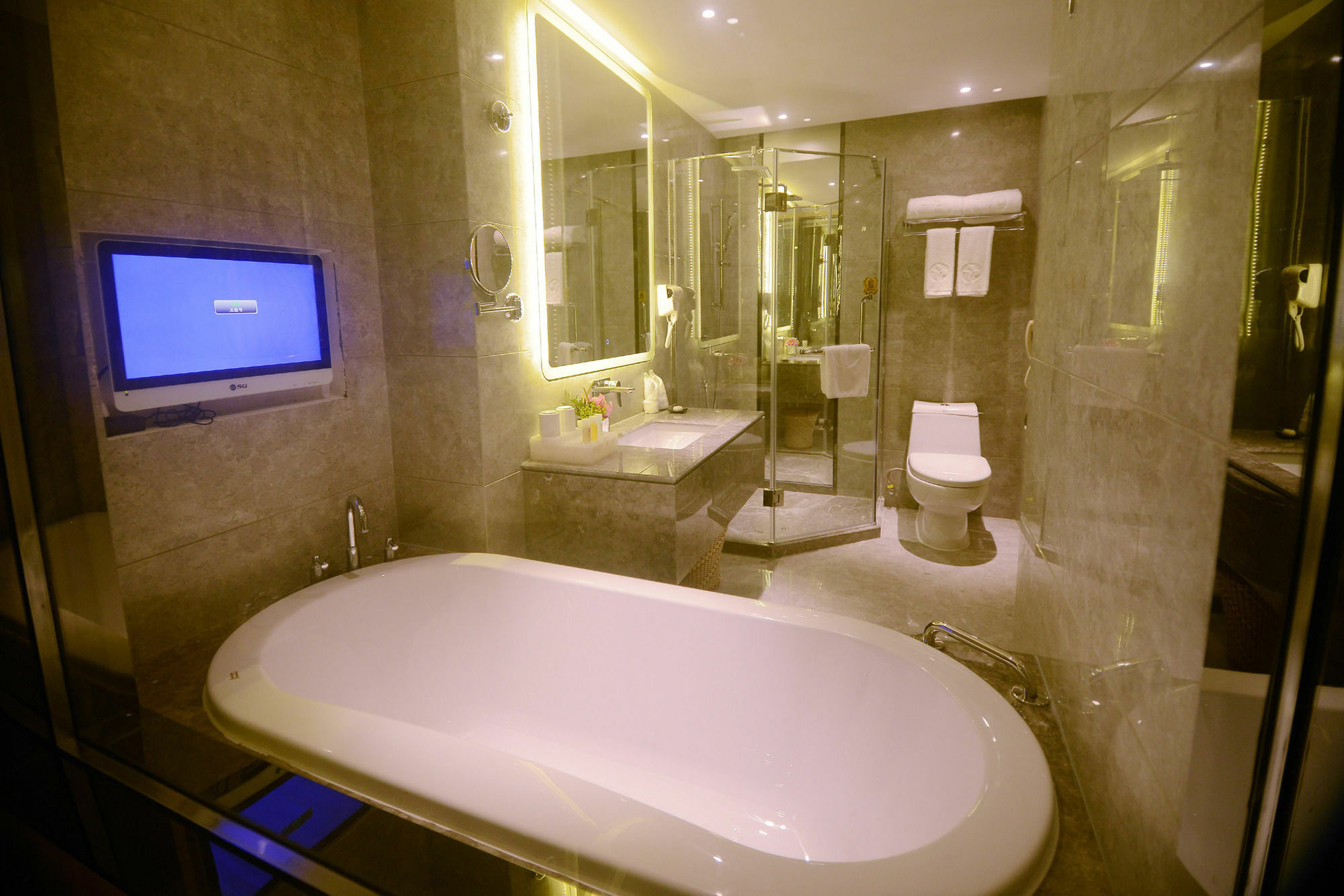 Ramada Shenzhen Baoan Hotel Bagian luar foto